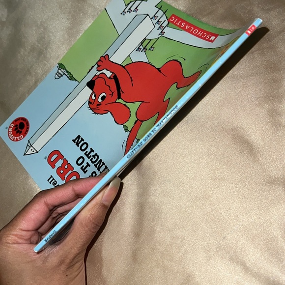 Clifford Goes To Washington Norman Bridwell Book NWOT - Picture 5 of 6
